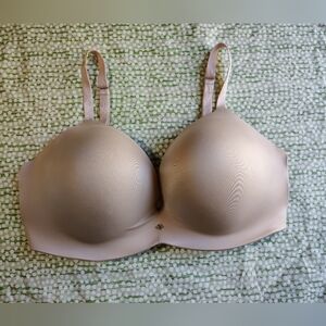 Victoria's Secret Soft Wireless Bra So Obsessed Seamless beige 40DDD.